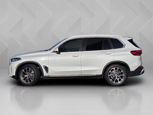 Used 2024 BMW X5 sDrive40i image 3