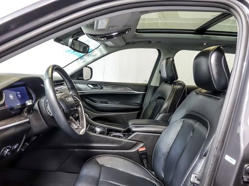 Used 2022 Jeep Grand Cherokee L Limited AWD/4WD image 13