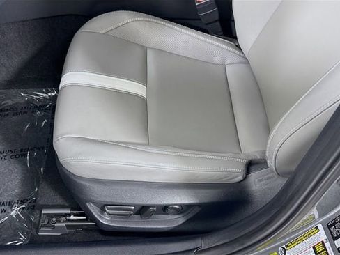 Certified 2025 Toyota Camry SE w/ Convenience Package image 18