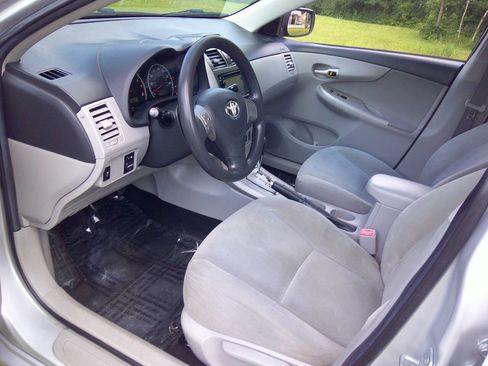 Used 2013 Toyota Corolla LE Special Edition image 9