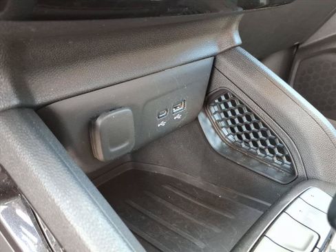 Used 2025 Chevrolet TrailBlazer LT AWD/4WD image 30
