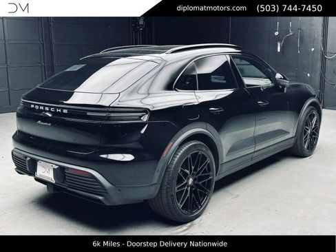 Used 2024 Porsche Macan 4 Electric w/ Premium Package AWD/4WD image 6