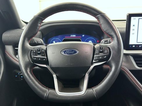 Used 2025 Ford Explorer ST-Line w/ ST-Line Street Pack image 11