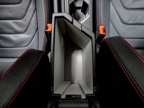 Used 2025 Volkswagen Jetta GLI Autobahn image 28