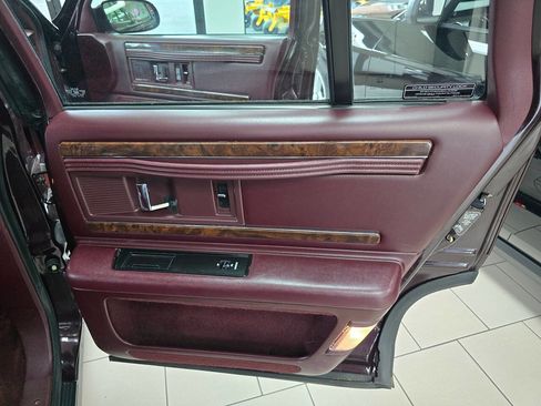 Used 1996 Buick Roadmaster Sedan RWD image 29