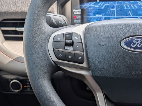 New 2026 Ford Explorer Active RWD image 25