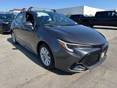 Used 2023 Toyota Corolla SE w/ SE Premium Package FWD image 3