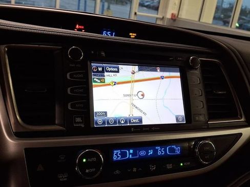 Used 2018 Toyota Highlander Limited Platinum w/ Protection Package #3 image 18