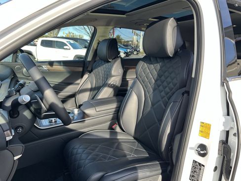 Used 2025 Genesis GV80 3.5T Prestige image 13
