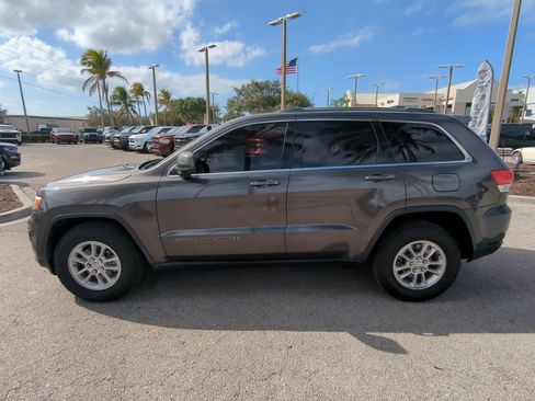 Used 2019 Jeep Grand Cherokee Laredo image 8