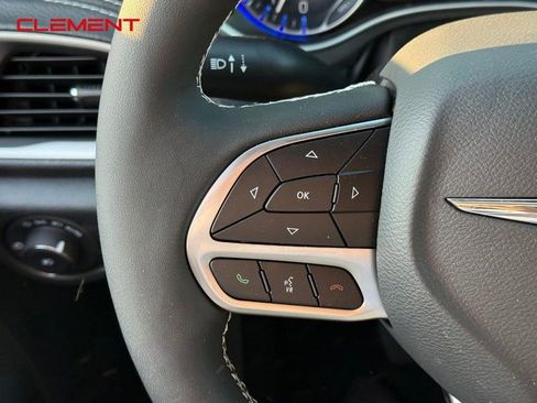 New 2026 Chrysler Pacifica Select image 15