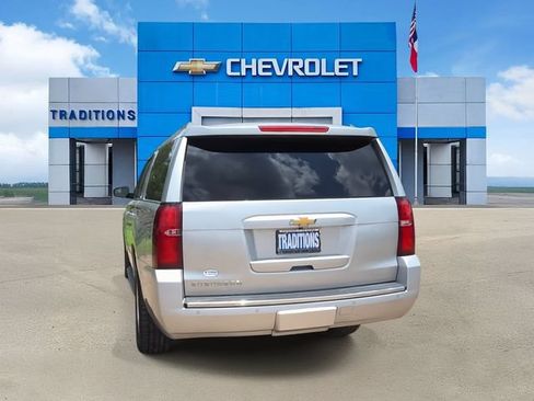 Used 2016 Chevrolet Suburban LTZ RWD image 8