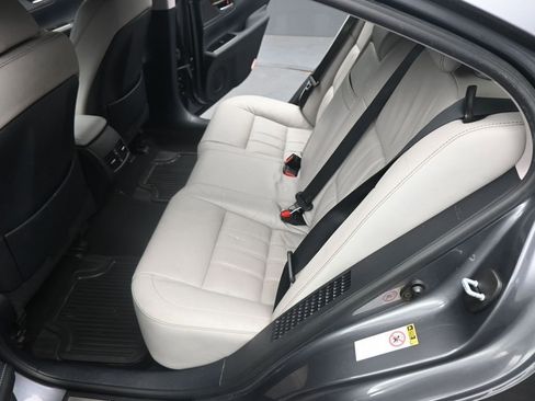 Used 2017 Lexus ES 300h image 14