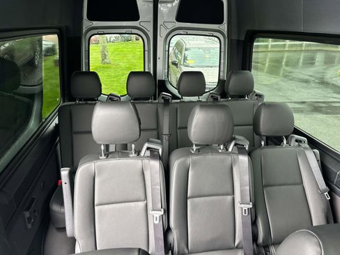Used 2024 Mercedes-Benz Sprinter 2500 image 10