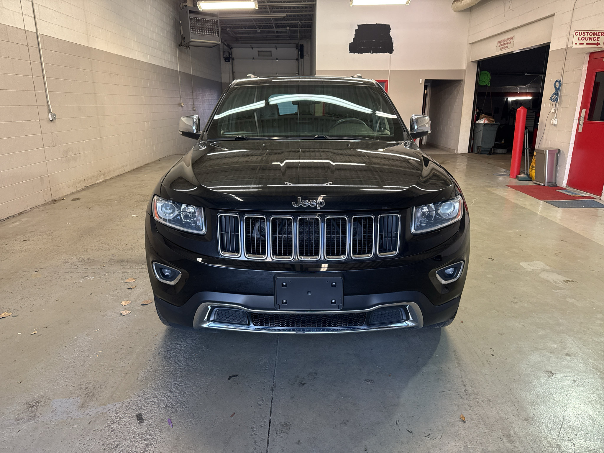 Used 2014 Jeep Grand Cherokee Limited w/ Trailer Tow Group IV AWD/4WD image 2
