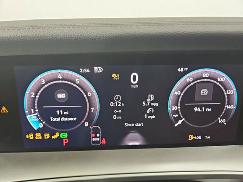 New 2026 Volkswagen Tiguan SE R-Line FWD image 15