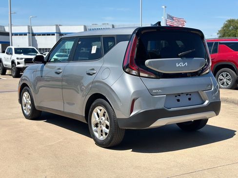Used 2023 Kia Soul LX w/ Option Group 015 image 17