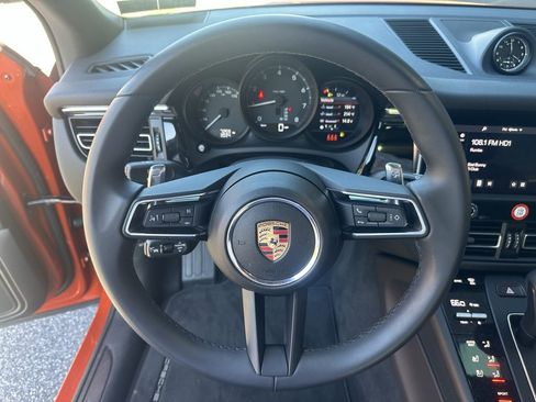 Certified 2025 Porsche Macan image 24