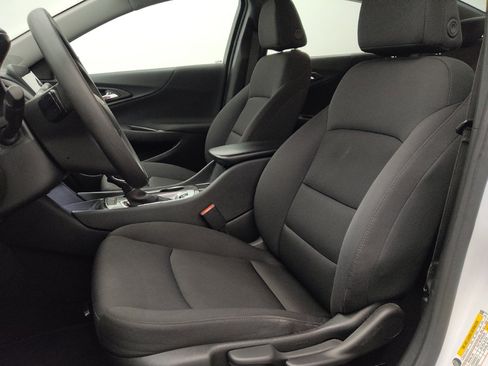Used 2025 Chevrolet Malibu LS FWD image 17