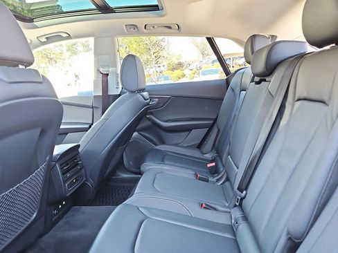 Used 2022 Audi Q8 Premium w/ Convenience Package image 27