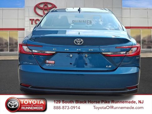 Used 2025 Toyota Camry LE FWD image 5