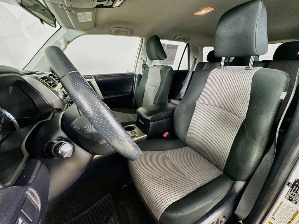 Used 2019 Toyota 4Runner SR5 AWD/4WD image 2