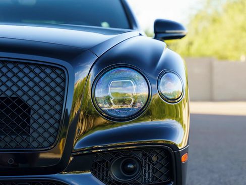 Used 2024 Bentley Flying Spur W12 AWD/4WD image 32