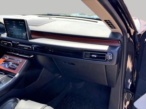 Used 2023 Lincoln Aviator Reserve w/ Equipment Group 201A AWD/4WD image 17