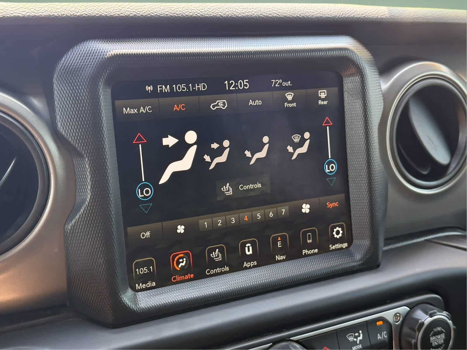 Used 2023 Jeep Wrangler Unlimited w/ Cold Weather Group AWD/4WD image 26