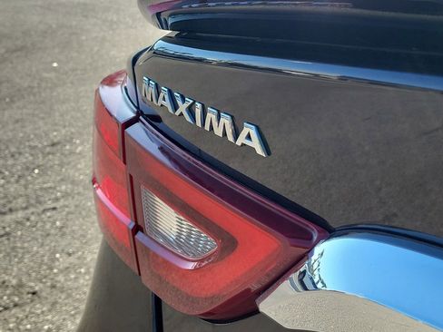 Used 2016 Nissan Maxima SR w/ Interior Lighting Package FWD image 8