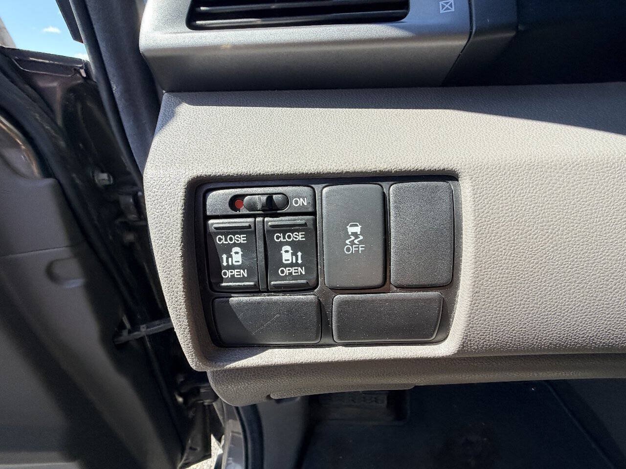 Used 2011 Honda Odyssey EX image 24