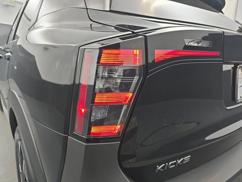 Used 2025 Nissan Kicks SV image 14