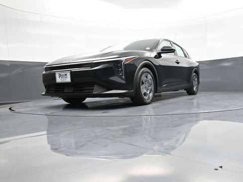 Used 2025 Kia K4 FWD image 25