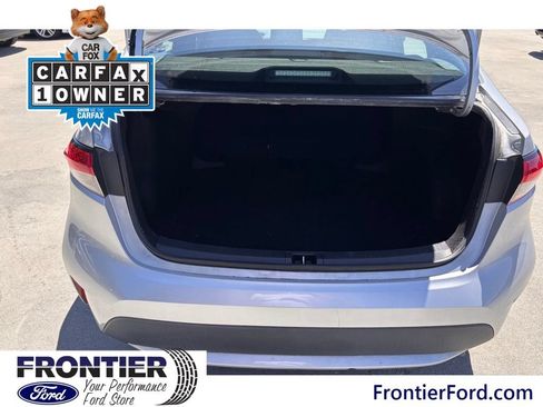 Used 2022 Toyota Corolla LE FWD image 14