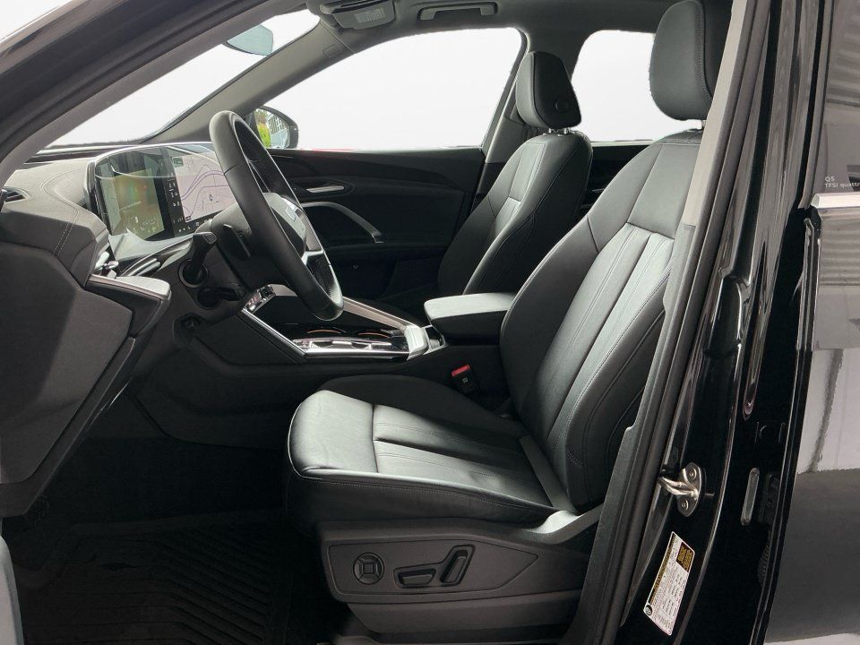 Certified 2025 Audi Q5 Premium w/ Convenience Package AWD/4WD image 11