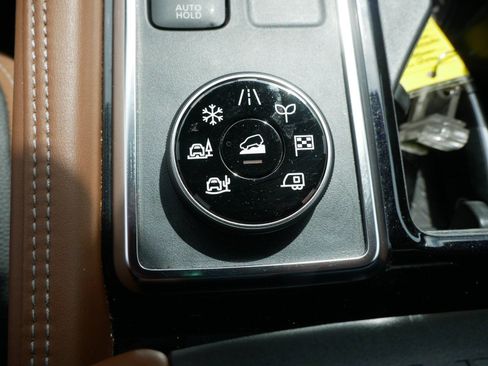 Certified 2023 Nissan Pathfinder Platinum AWD/4WD image 21