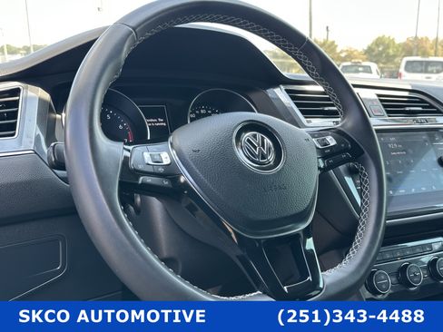Used 2021 Volkswagen Tiguan SE image 16