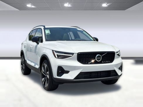 New 2026 Volvo XC40 B5 Ultra w/ Climate Package AWD/4WD image 7