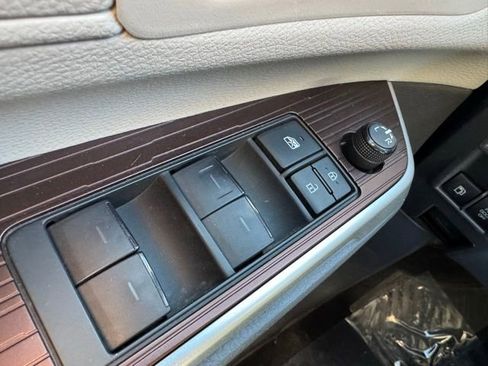 Certified 2022 Toyota Sienna LE AWD/4WD image 33