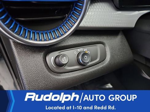 Used 2025 Chevrolet Trax LT FWD image 12