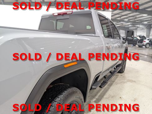 Used 2025 GMC Sierra 3500 AT4 image 3