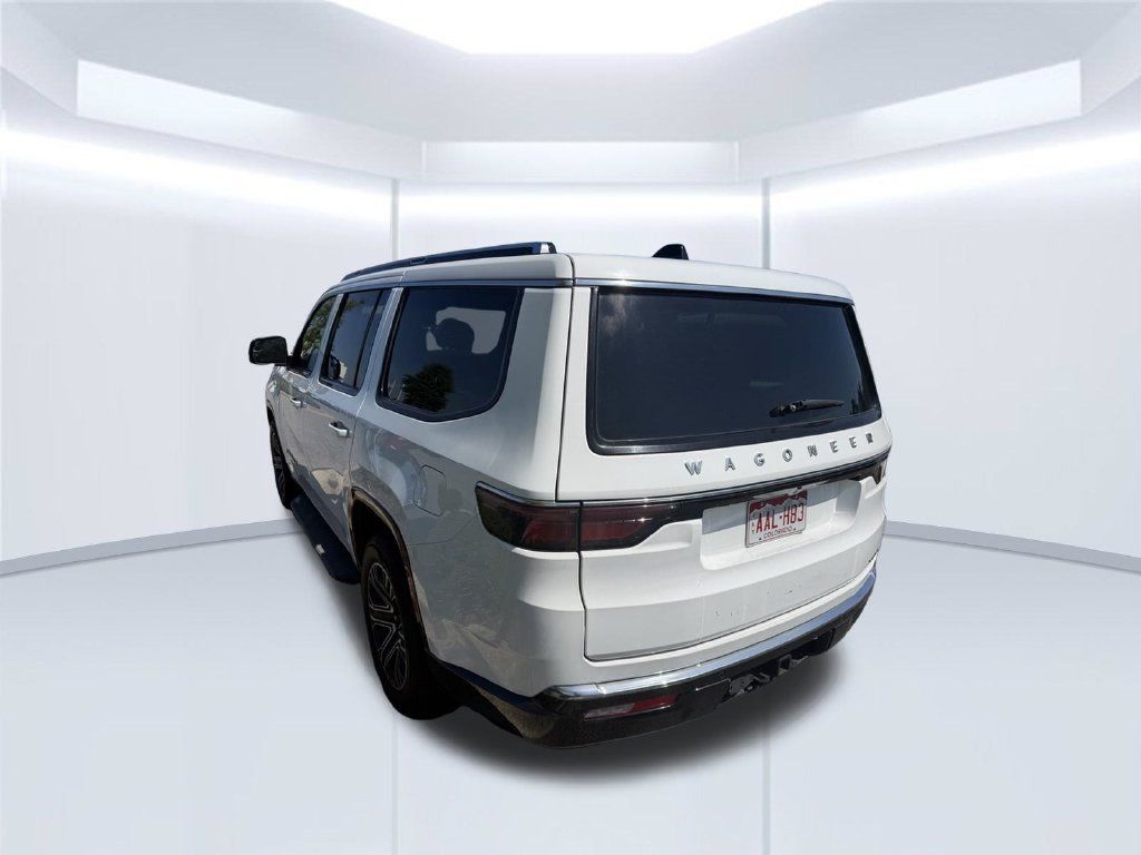 Used 2024 Jeep Wagoneer Series II w/ Flexible Seating Group AWD/4WD image 4