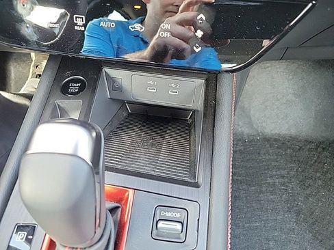 Used 2025 Nissan Kicks SR w/ SR Premium Package image 15