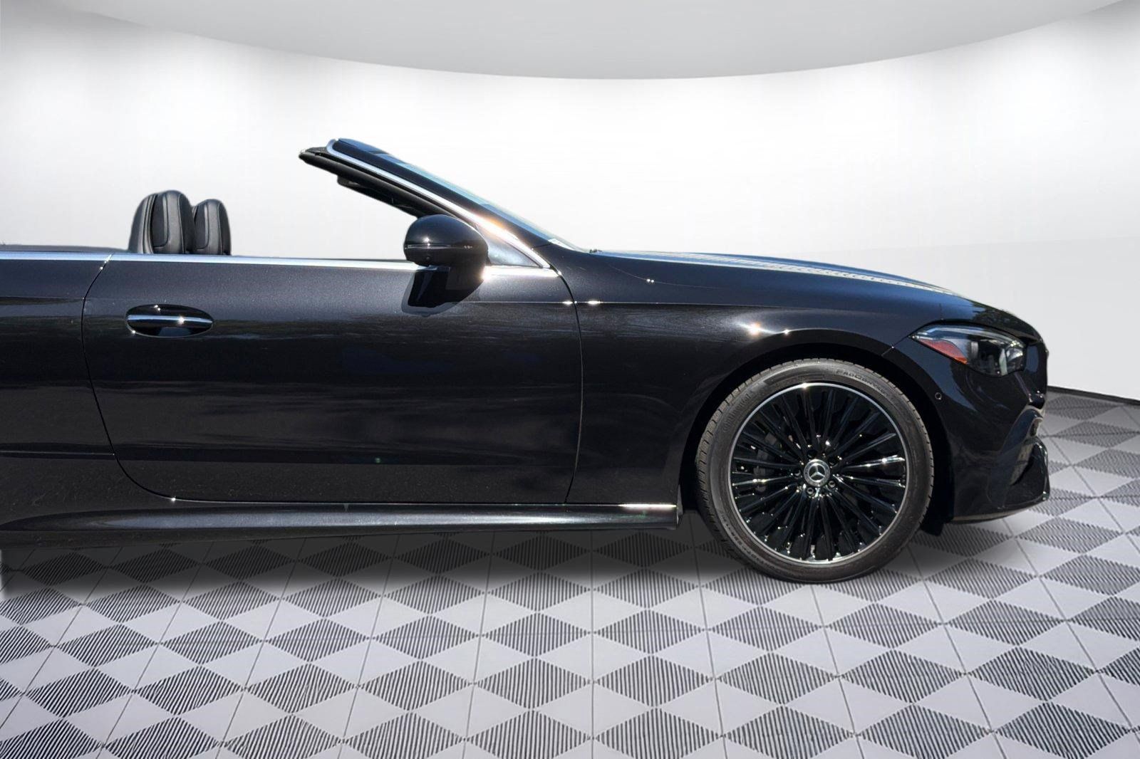Used 2024 Mercedes-Benz CLE 450 4MATIC Cabriolet image 34