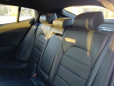 Used 2018 Kia Stinger GT2 image 36