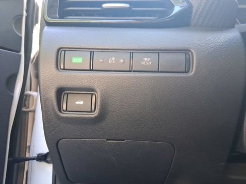 Used 2022 Nissan Sentra SV FWD image 18