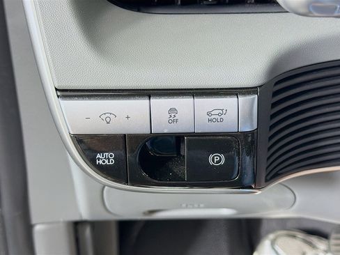 Used 2024 Hyundai Ioniq 5 SEL AWD/4WD image 17