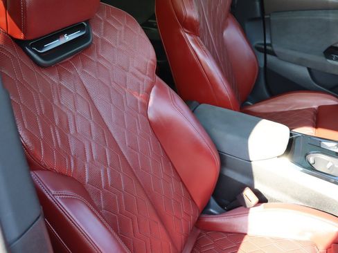 Used 2025 Audi S6 e-tron Prestige AWD/4WD image 25