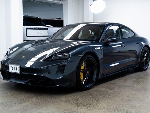 Used 2020 Porsche Taycan Turbo image 3
