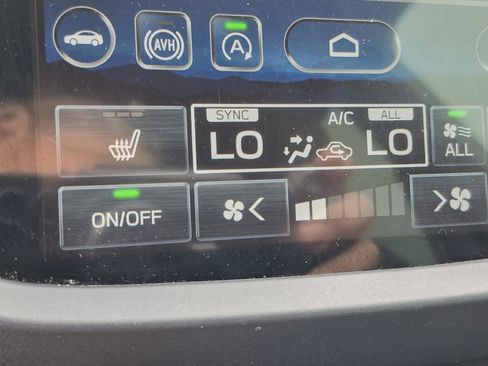 Used 2025 Subaru Forester Premium AWD/4WD image 31